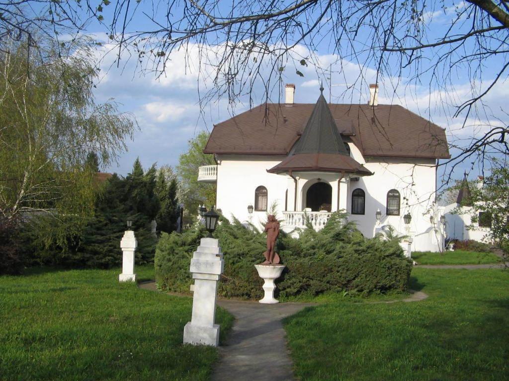 B&B Villa Pipacs Feketić 外观 照片